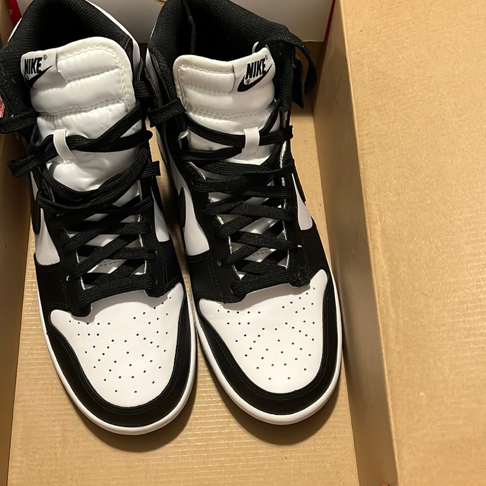 Nike Dunks Hi Retro - Picture 7 of 7